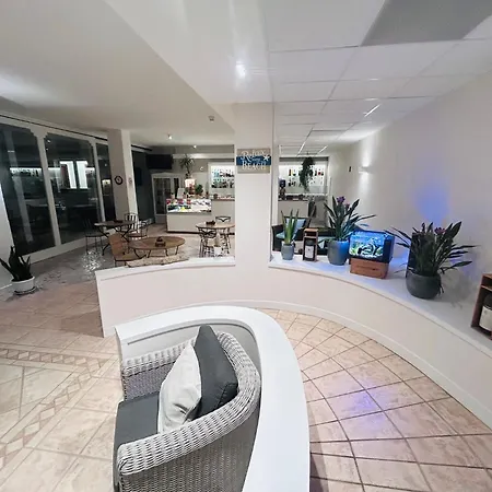 ミラロンガ ホテル 3*