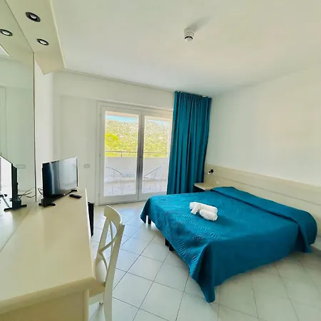 ホテル ミラロンガ