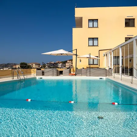 Miralonga Hotel 3*